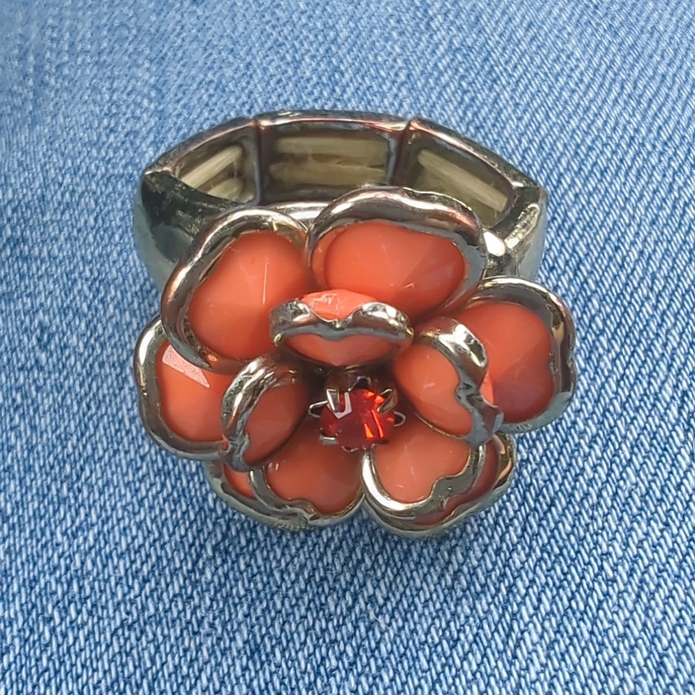Coral Floral Statement Stretch Ring - Women's Fashion Jewelry